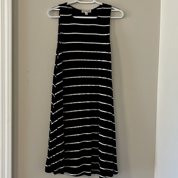 Black and White Stripped Dress • Nine Britton • Comfortable - Picture 1 of 2